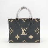 Louis Vuitton(LV) OnTheGo Tote Bicolor Monogram Empreinte Giant PM — thumbnail 3
