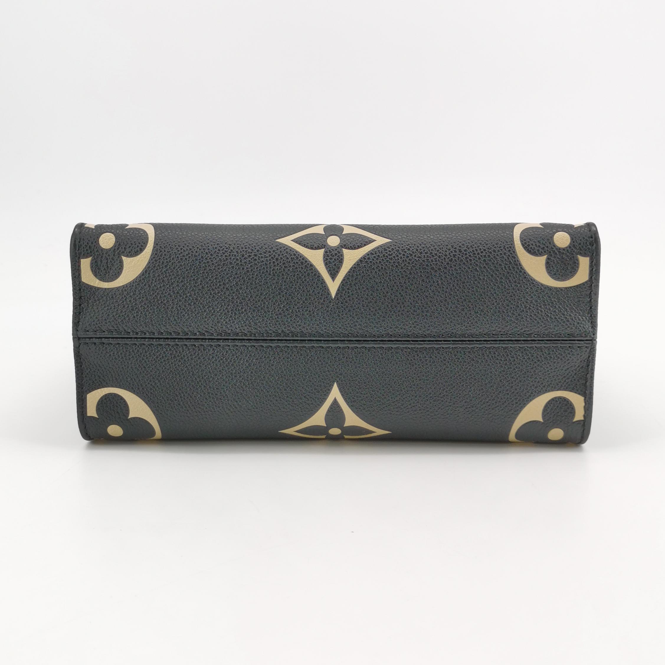 Louis Vuitton(LV) OnTheGo Tote Bicolor Monogram Empreinte Giant PM — photo 6 of 14