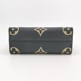 Louis Vuitton(LV) OnTheGo Tote Bicolor Monogram Empreinte Giant PM — thumbnail 6