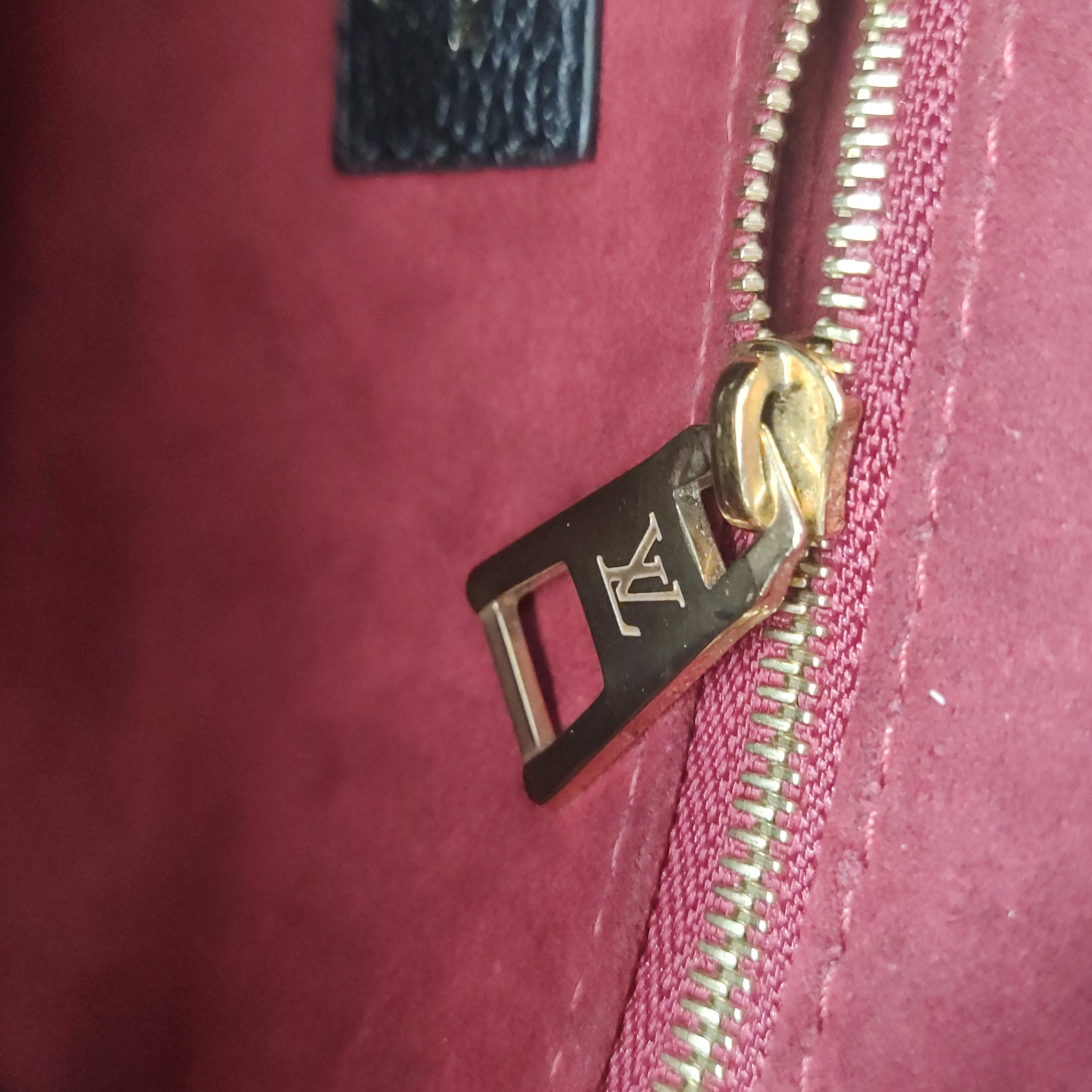 Louis Vuitton(LV) OnTheGo Tote Bicolor Monogram Empreinte Giant PM — photo 10 of 14