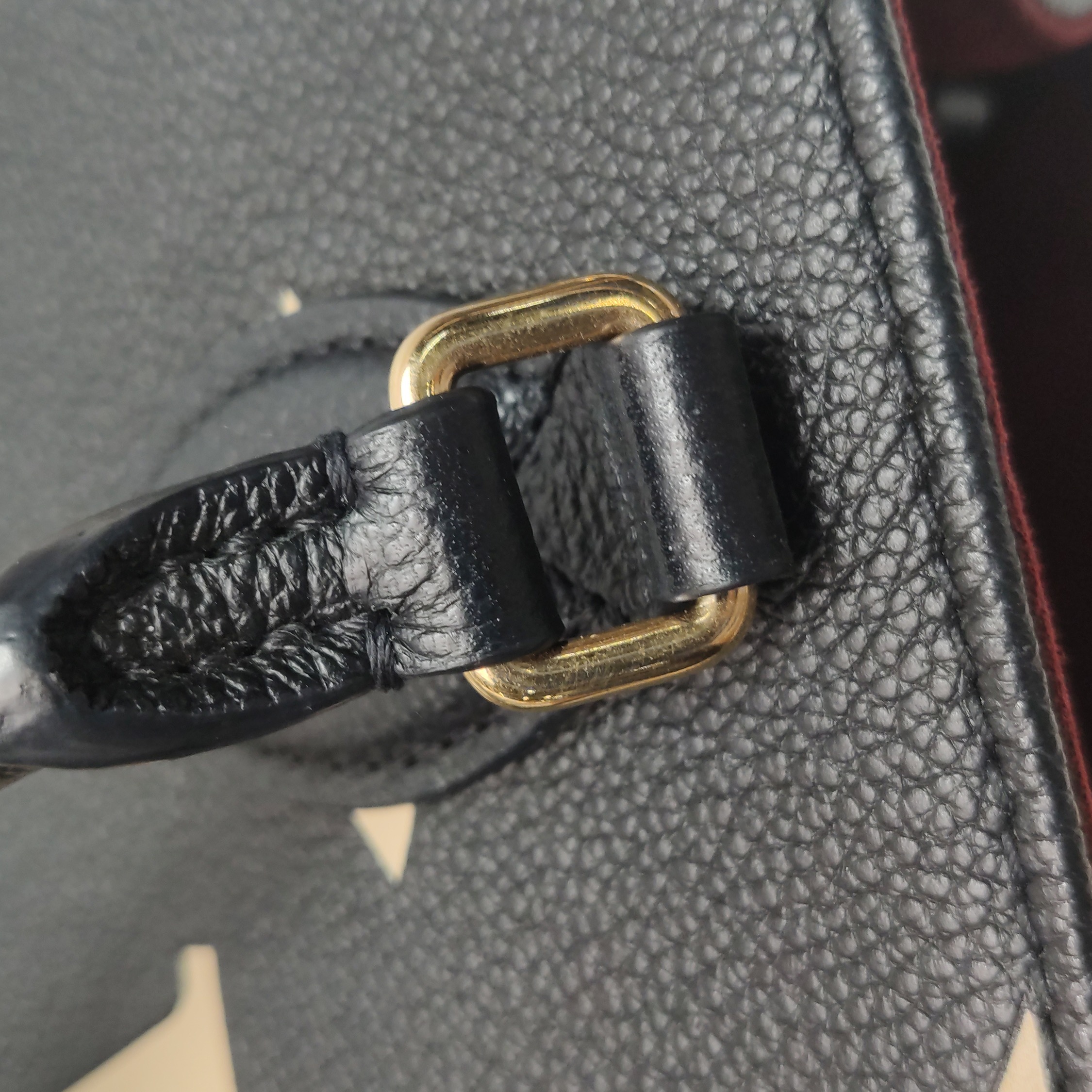 Louis Vuitton(LV) OnTheGo Tote Bicolor Monogram Empreinte Giant PM — photo 11 of 14