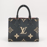 Louis Vuitton(LV) OnTheGo Tote Bicolor Monogram Empreinte Giant PM — thumbnail 3