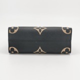 Louis Vuitton(LV) OnTheGo Tote Bicolor Monogram Empreinte Giant PM — thumbnail 6