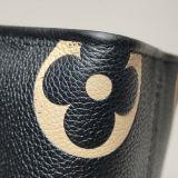 Louis Vuitton(LV) OnTheGo Tote Bicolor Monogram Empreinte Giant PM — thumbnail 13