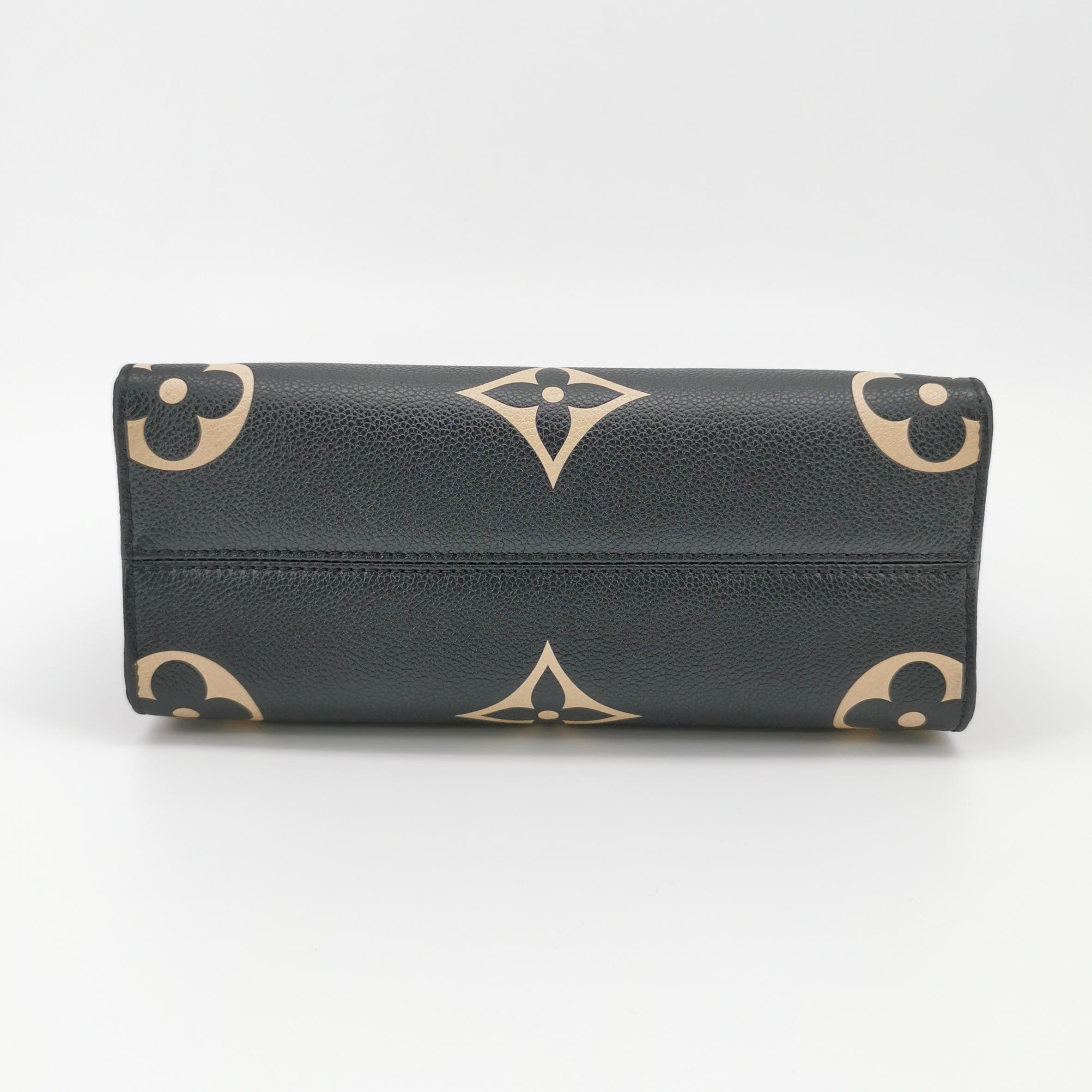 Louis Vuitton(LV) OnTheGo Tote Bicolor Monogram Empreinte Giant PM — photo 6 of 14
