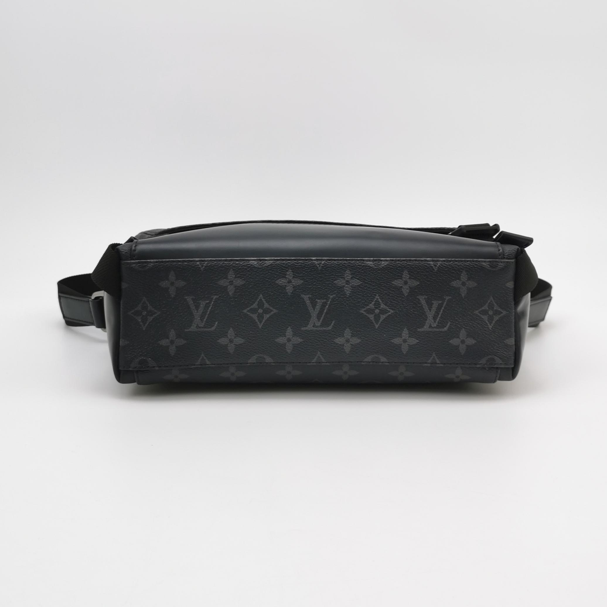 Louis Vuitton(LV)  Voyager PM Monogram Coated Canvas Black — photo 6 of 15