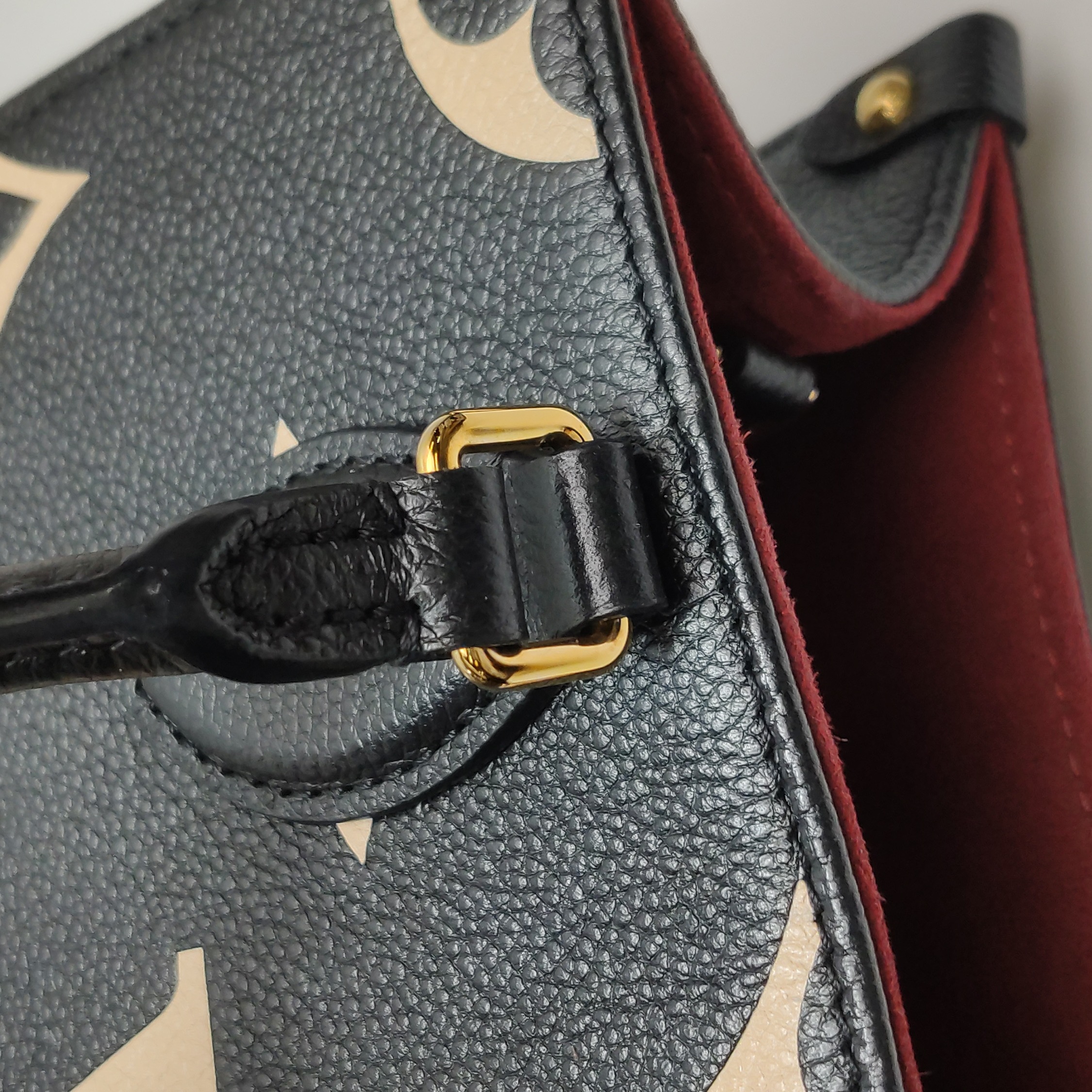 Louis Vuitton(LV) OnTheGo Tote Bicolor Monogram Empreinte Giant PM — photo 9 of 14
