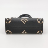 Louis Vuitton(LV) OnTheGo Tote Bicolor Monogram Empreinte Giant PM — thumbnail 6