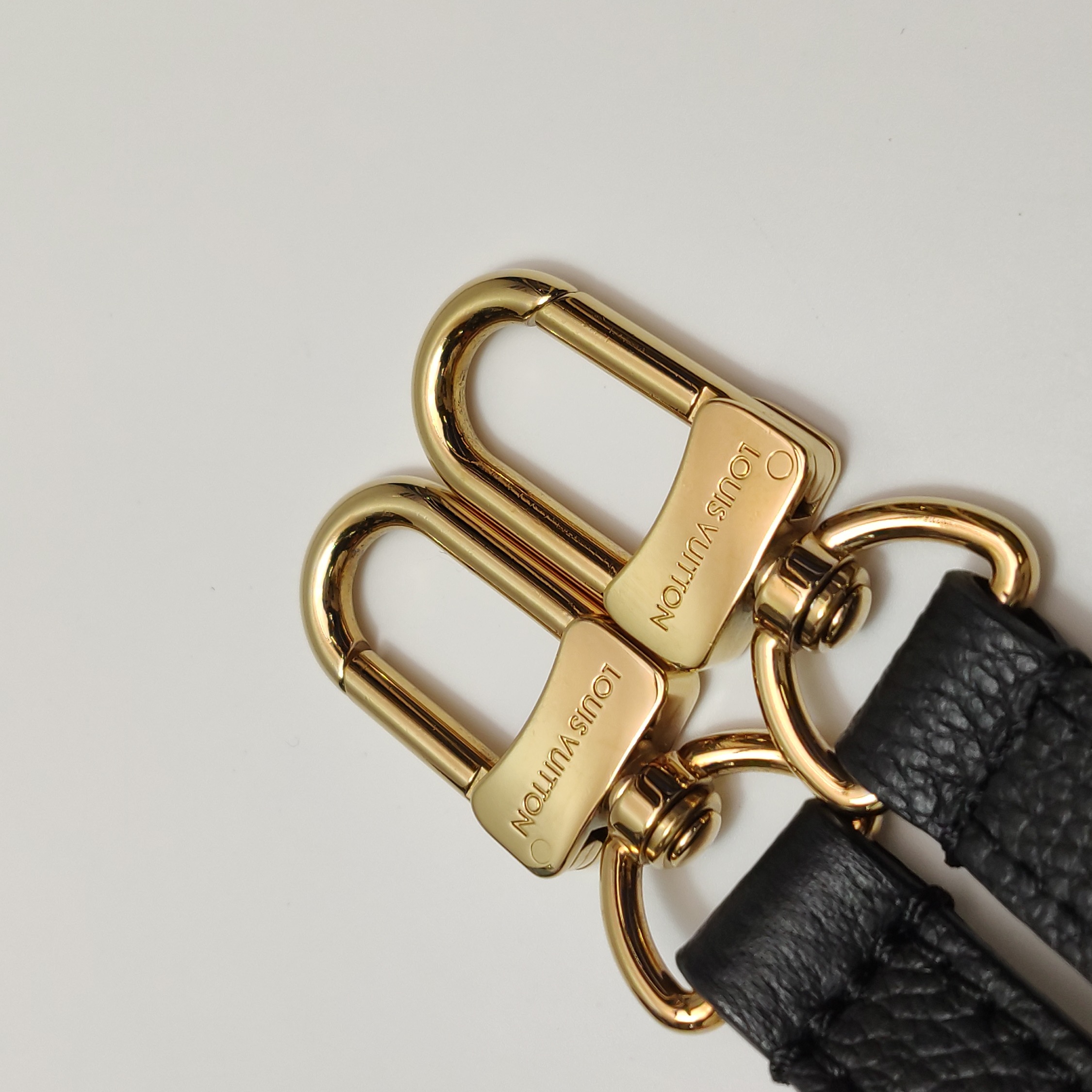 Louis Vuitton(LV) OnTheGo Tote Bicolor Monogram Empreinte Giant PM — photo 9 of 14