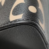 Louis Vuitton(LV) OnTheGo Tote Bicolor Monogram Empreinte Giant PM — thumbnail 13