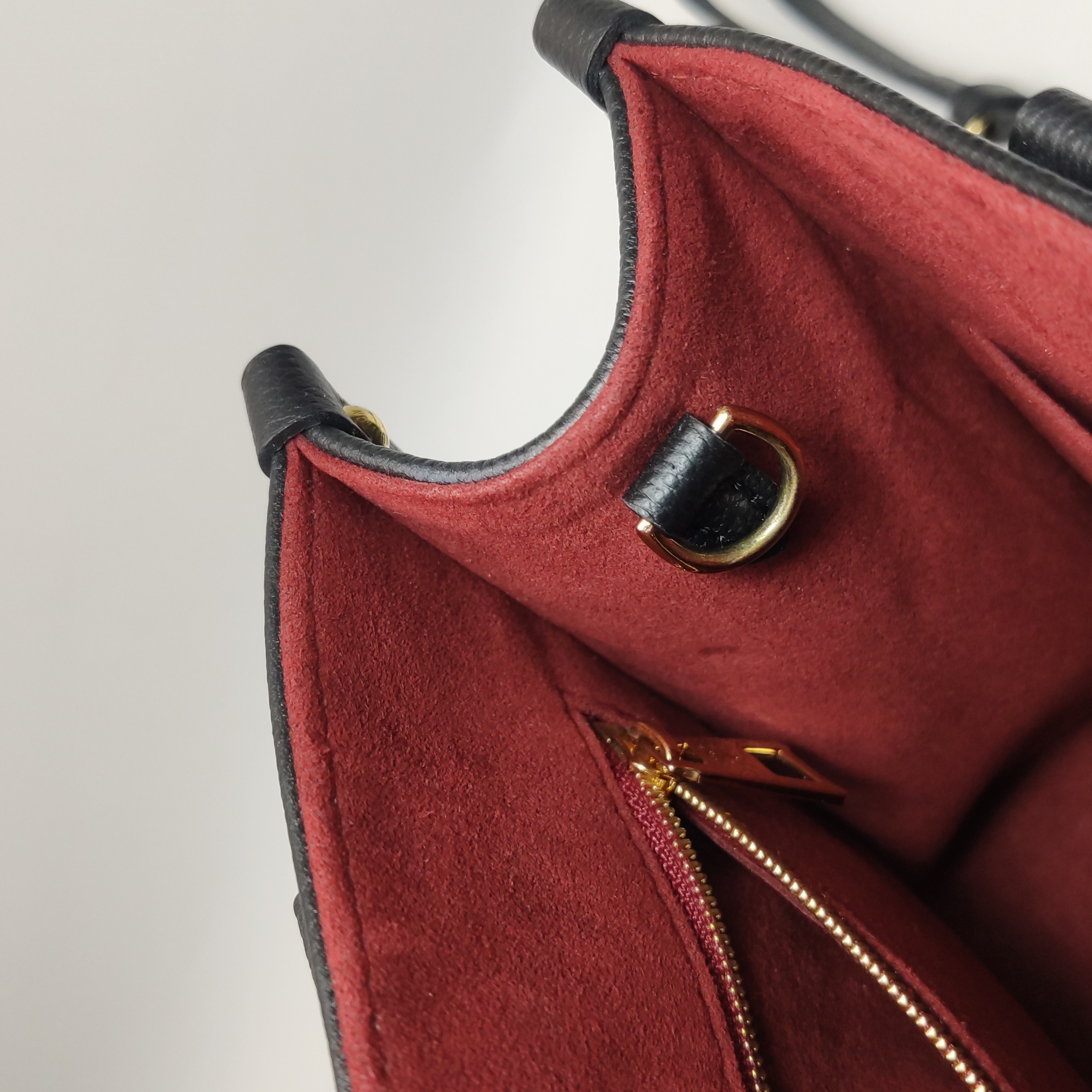 Louis Vuitton(LV) OnTheGo Tote Bicolor Monogram Empreinte Giant PM — photo 9 of 16