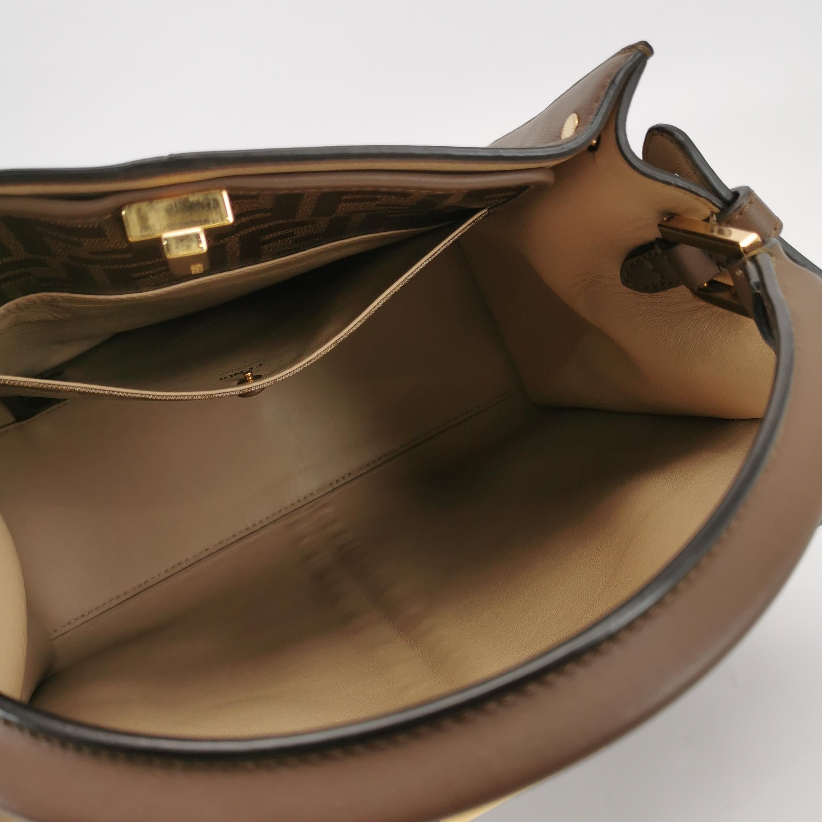 Fendi Peekaboo Essentially Bag Leather — photo 7 of 21