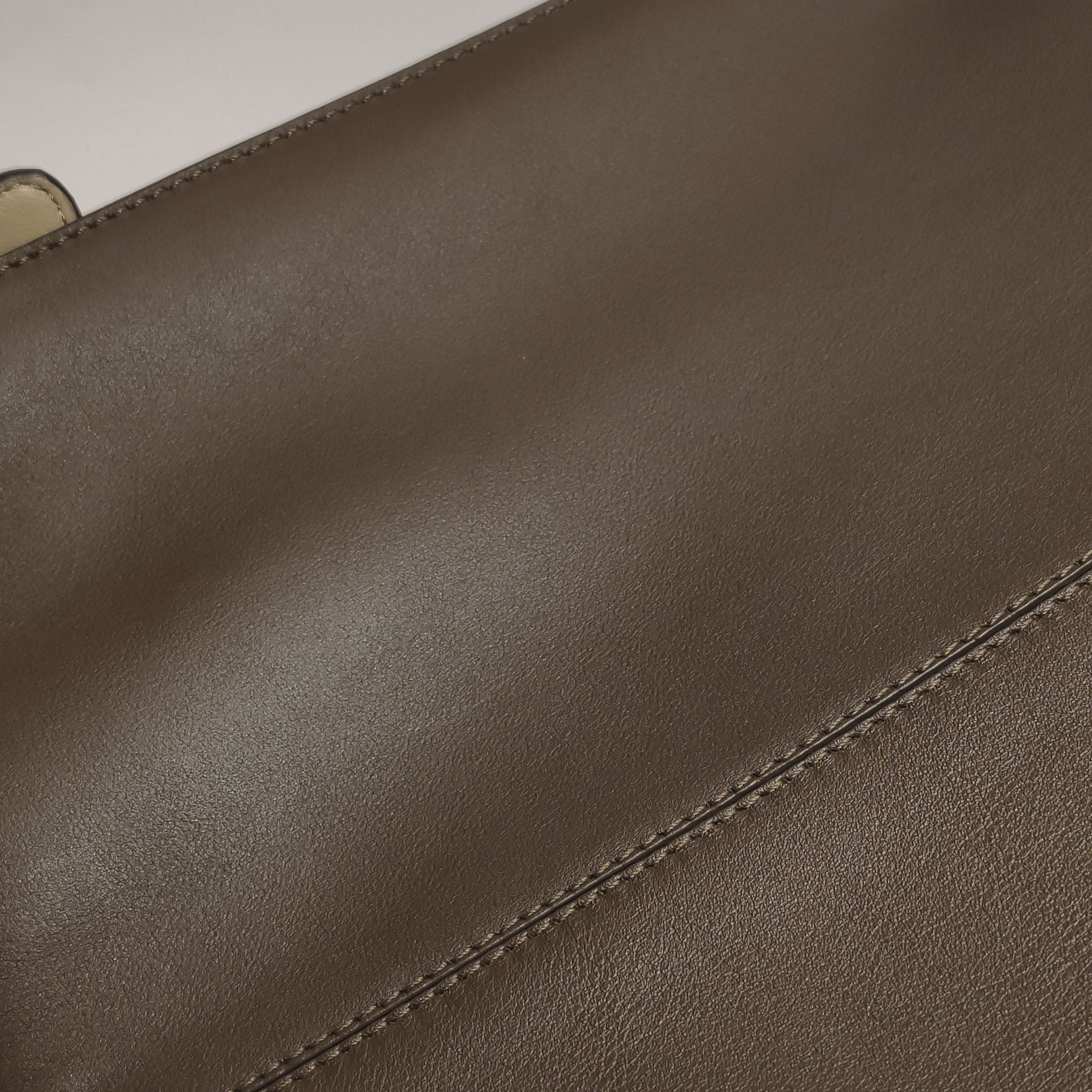 Fendi Peekaboo Essentially Bag Leather — photo 17 of 21
