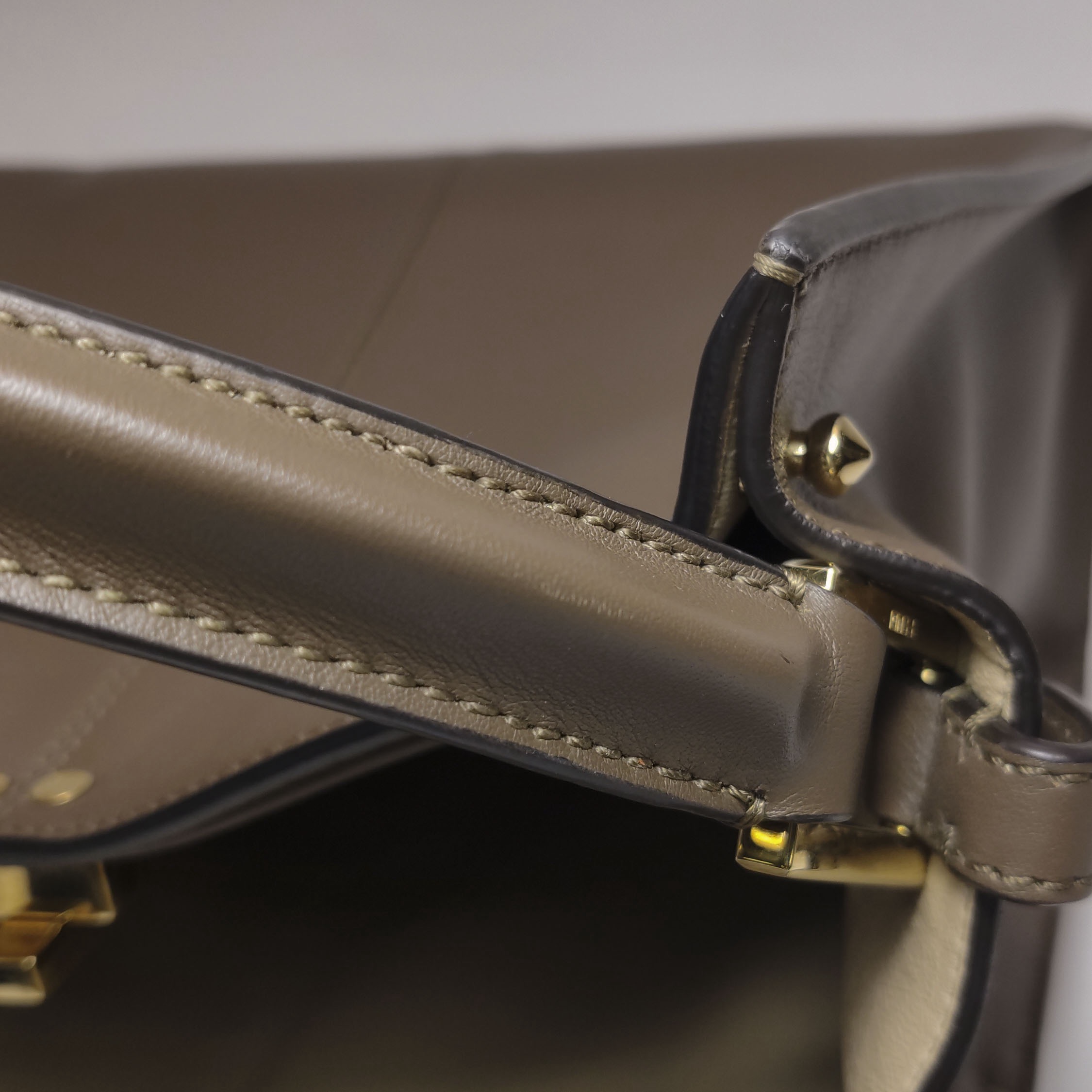 Fendi Peekaboo Essentially Bag Leather — photo 18 of 21