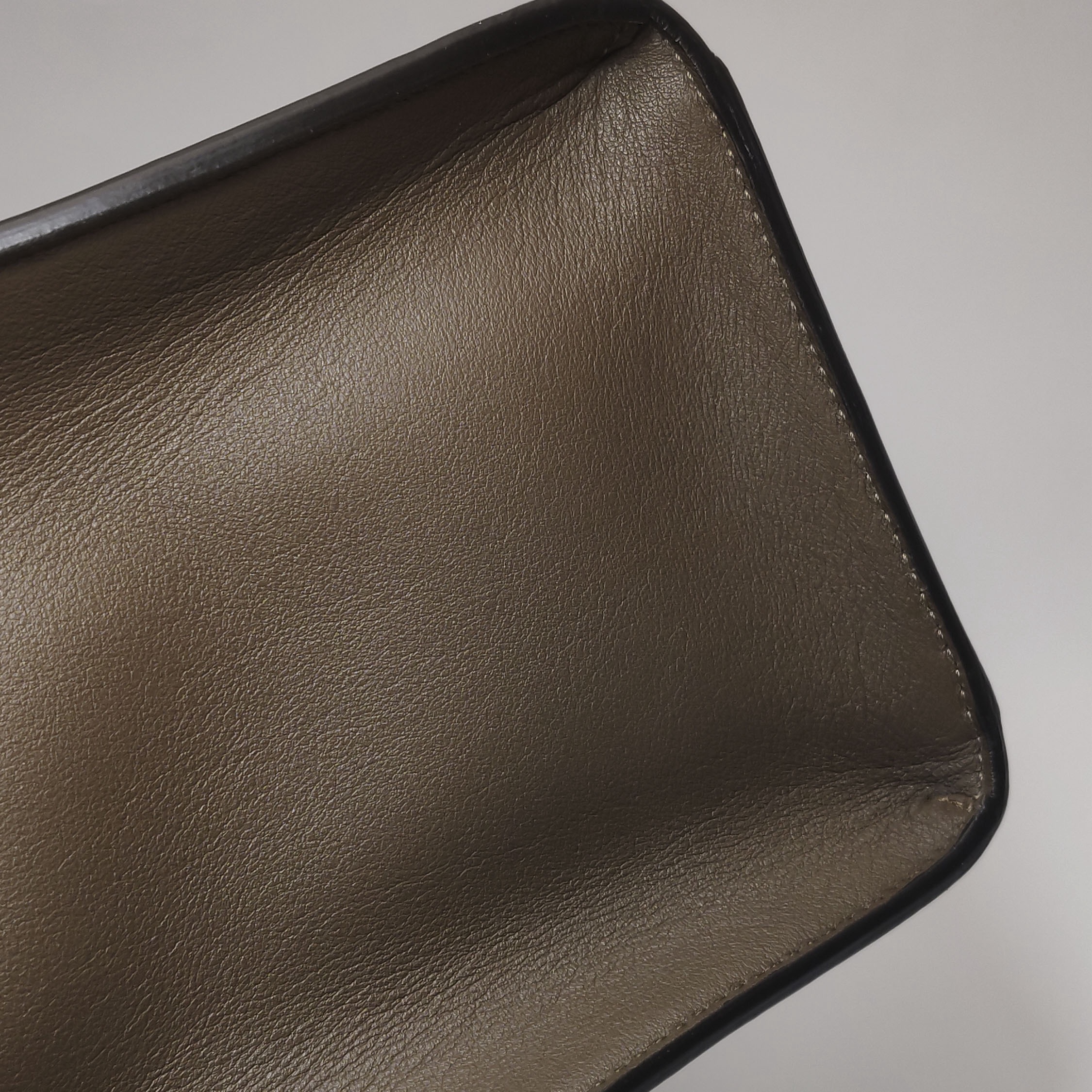 Fendi Peekaboo Essentially Bag Leather — photo 16 of 21
