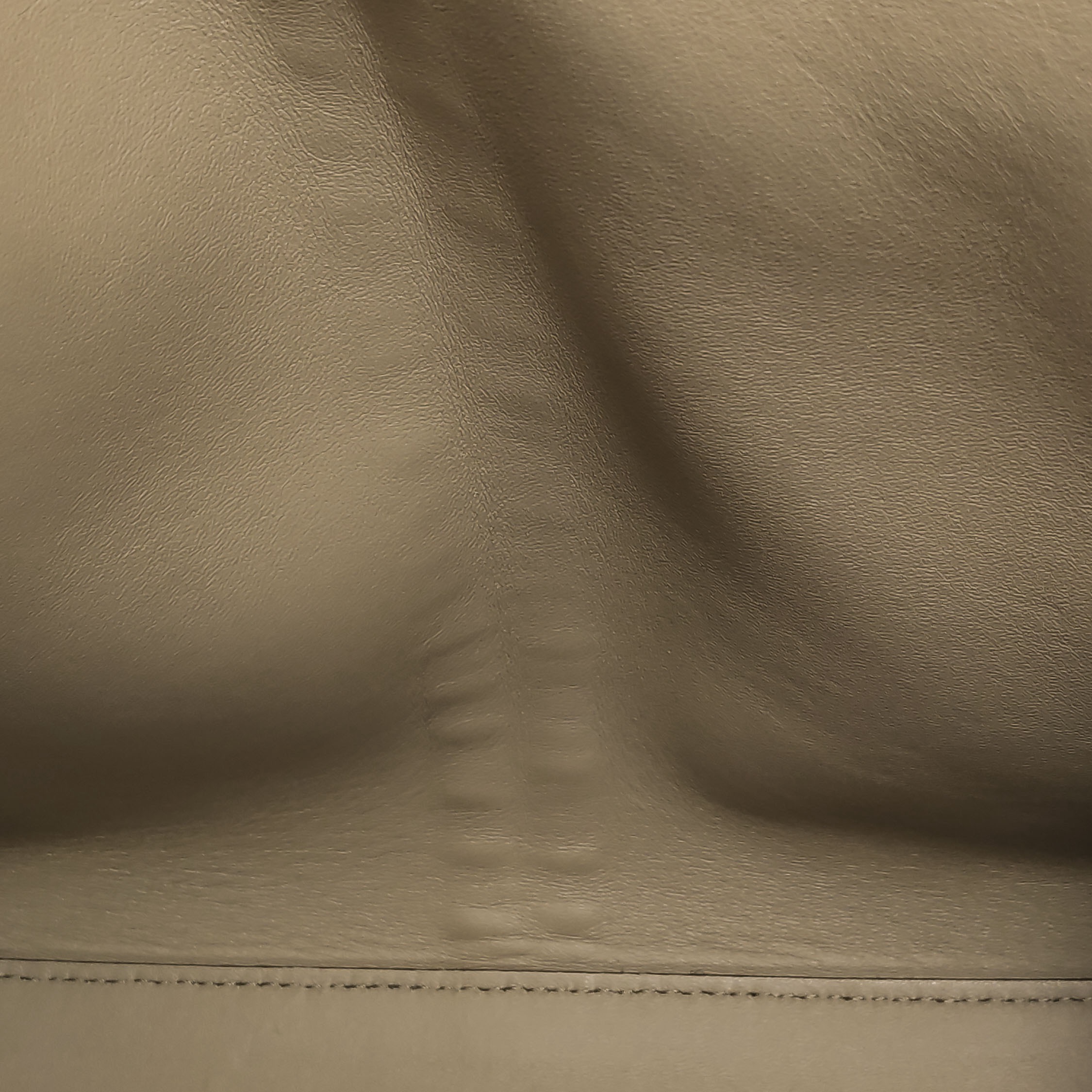 Fendi Peekaboo Essentially Bag Leather — photo 10 of 21