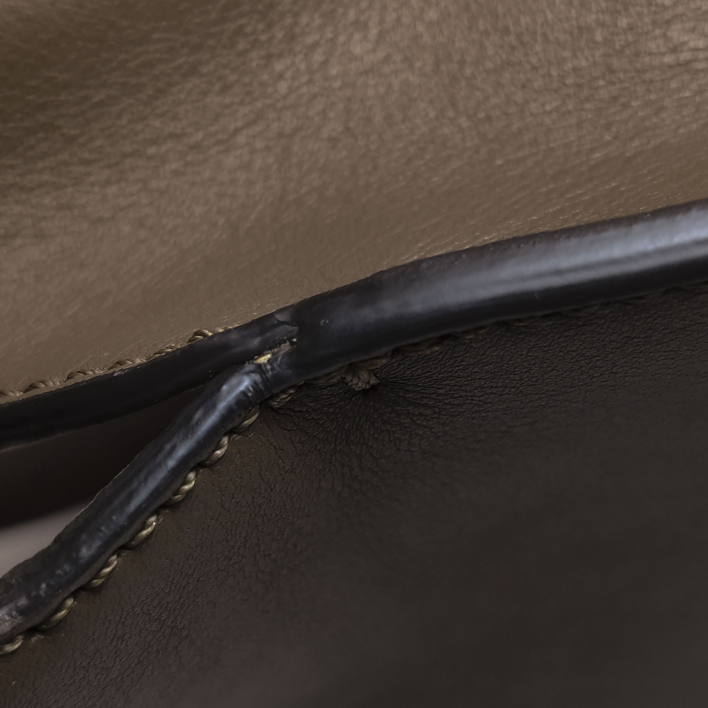 Fendi Peekaboo Essentially Bag Leather — photo 20 of 21