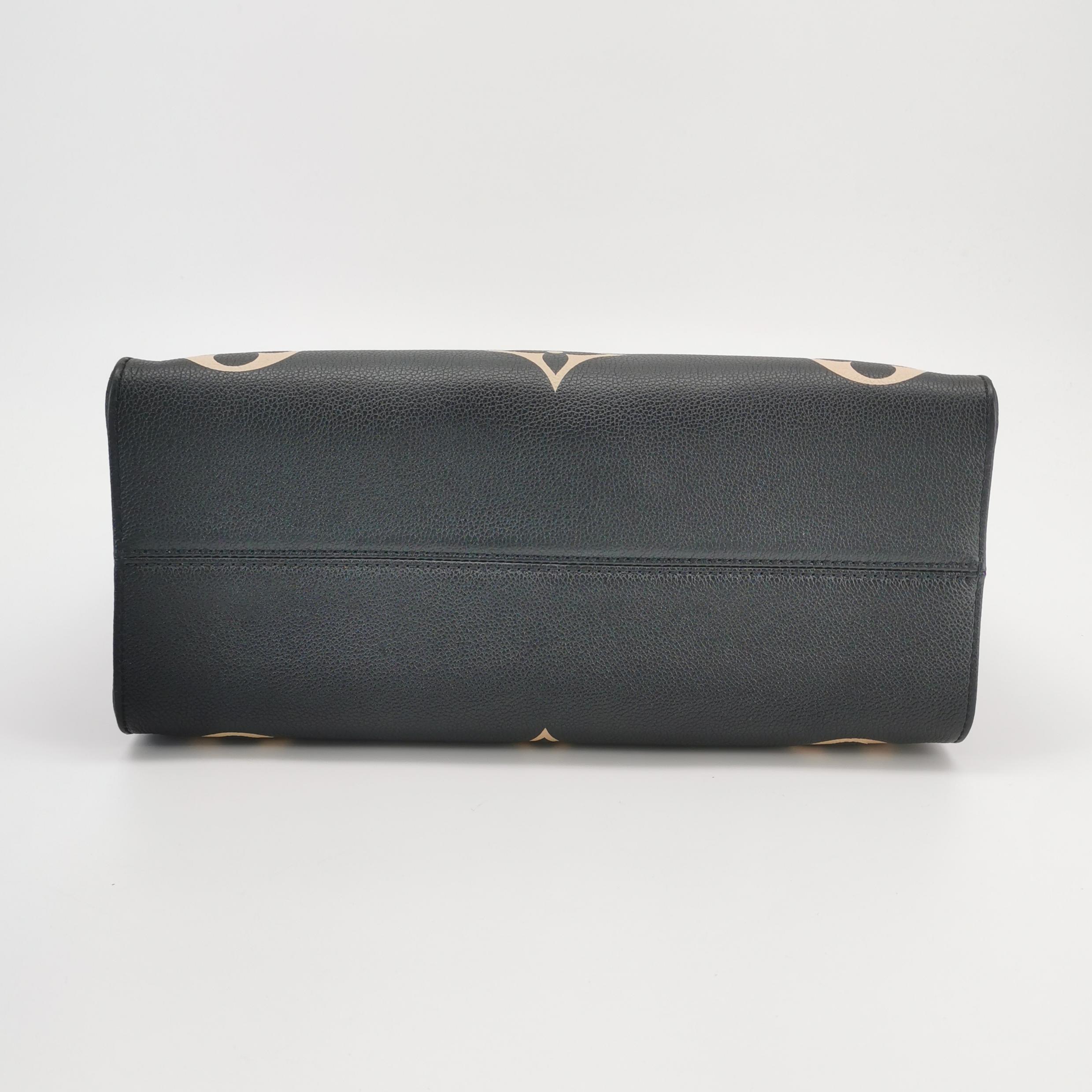 Louis Vuitton(LV) OnTheGo Tote Bicolor Monogram Empreinte Giant MM — photo 6 of 12