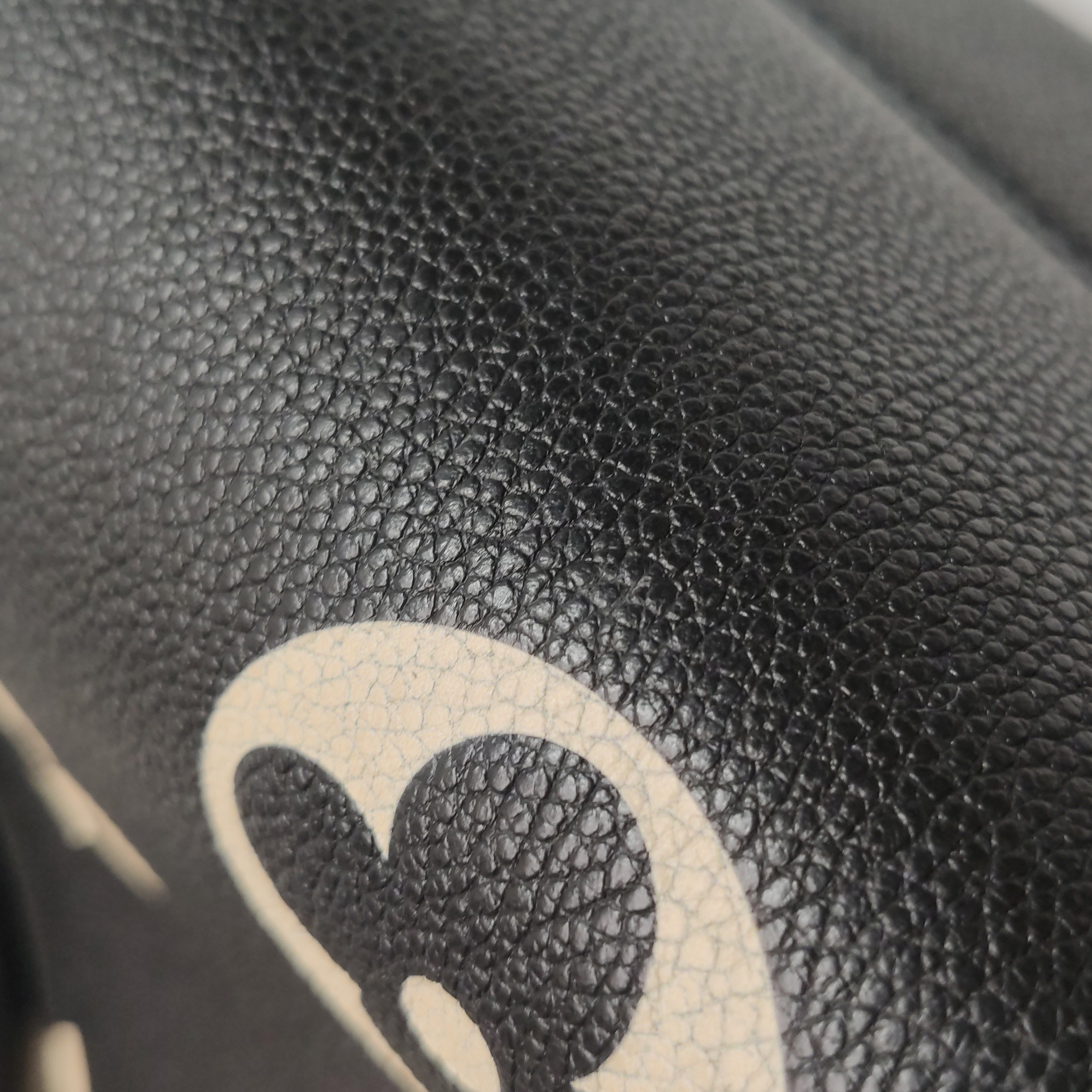 Louis Vuitton(LV) OnTheGo Tote Bicolor Monogram Empreinte Giant MM — photo 13 of 15
