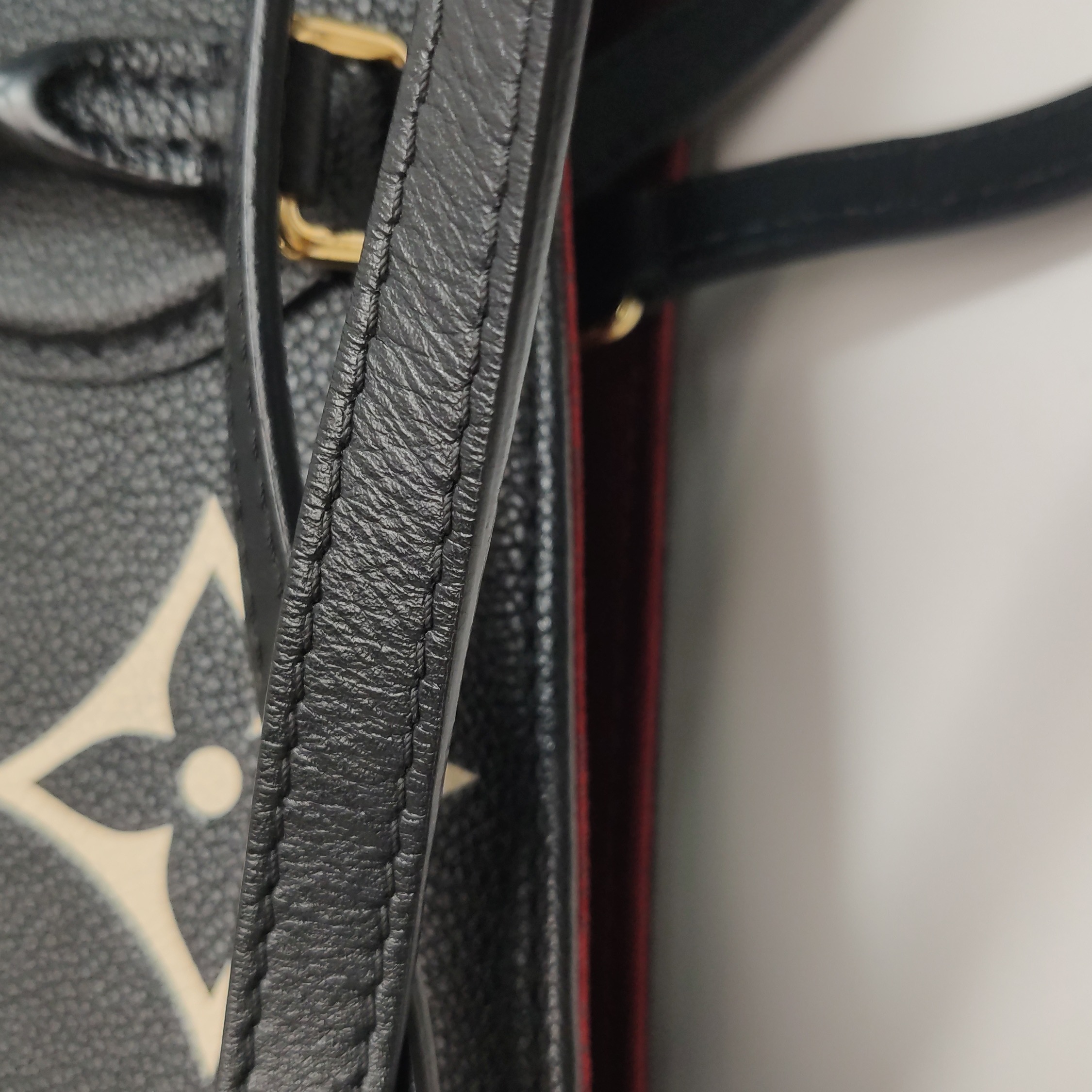 Louis Vuitton(LV) OnTheGo Tote Bicolor Monogram Empreinte Giant MM — photo 15 of 15