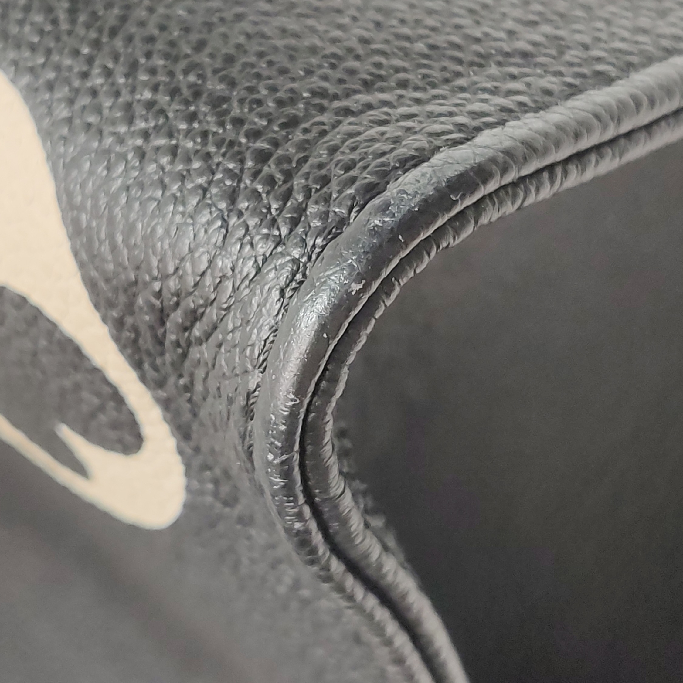 Louis Vuitton(LV) OnTheGo Tote Bicolor Monogram Empreinte Giant MM — photo 14 of 15