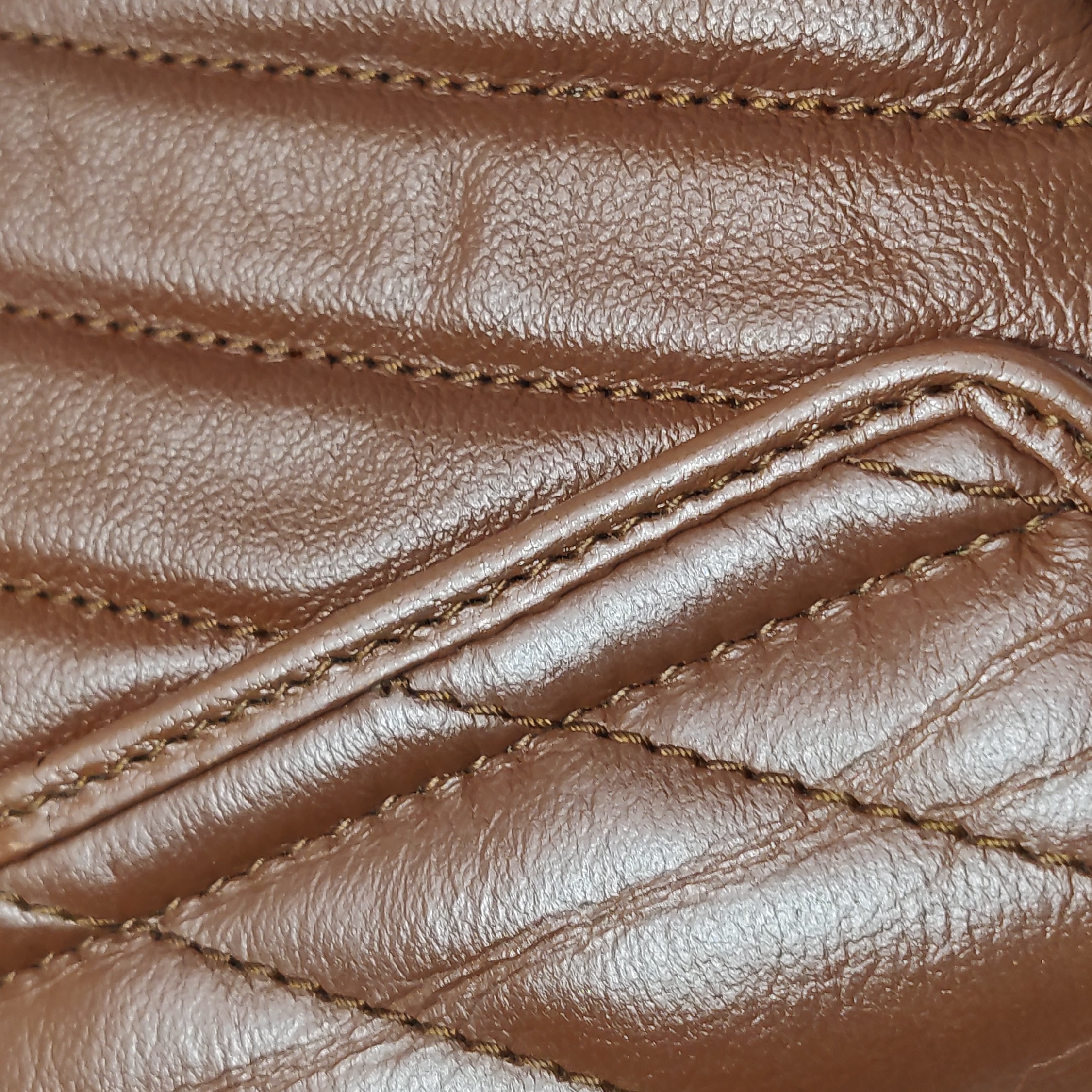 Gucci GG Marmont Flap Bag Diagonal Quilted Leather Super Mini — photo 9 of 13