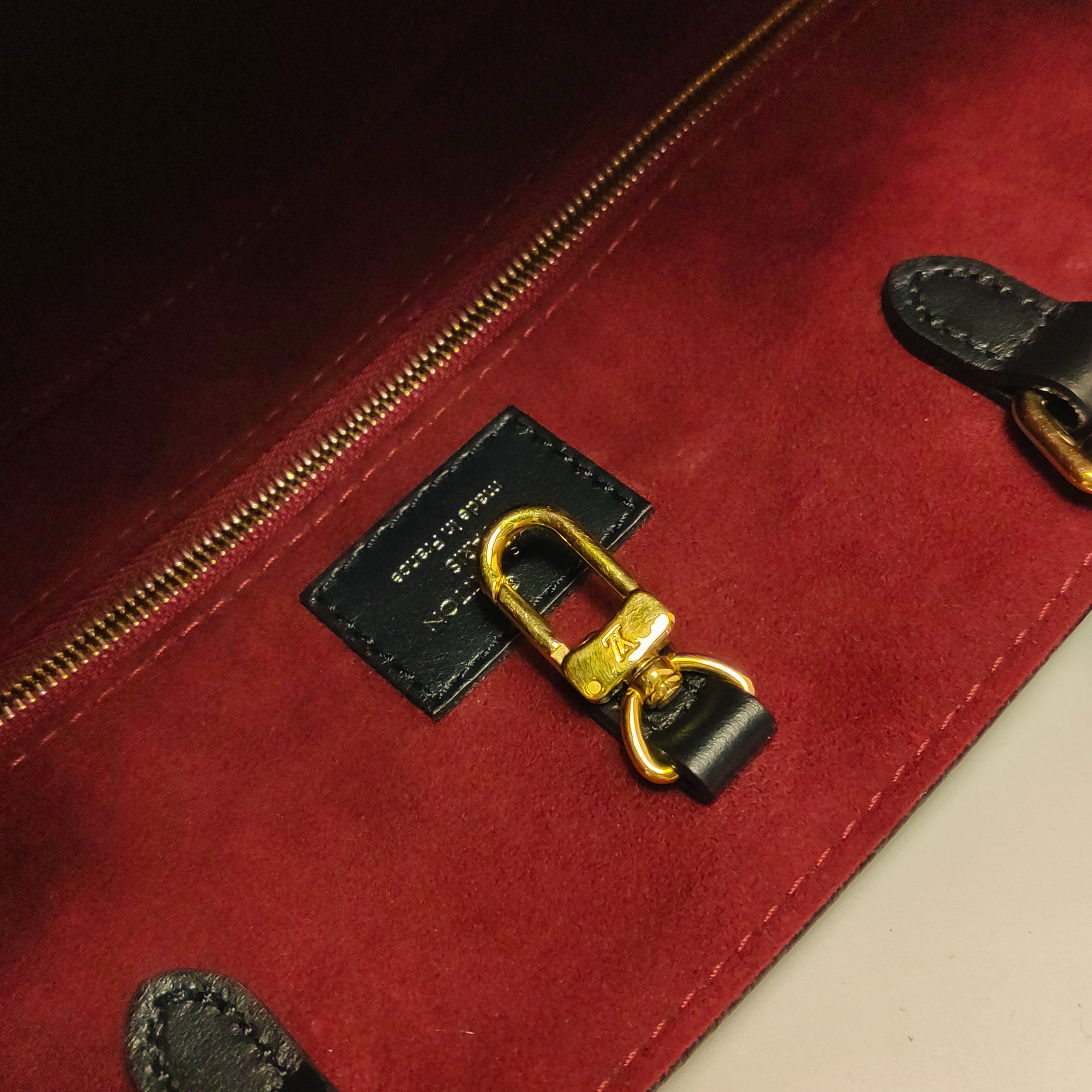 Louis Vuitton(LV) OnTheGo Tote Bicolor Monogram Empreinte Giant MM — photo 9 of 14