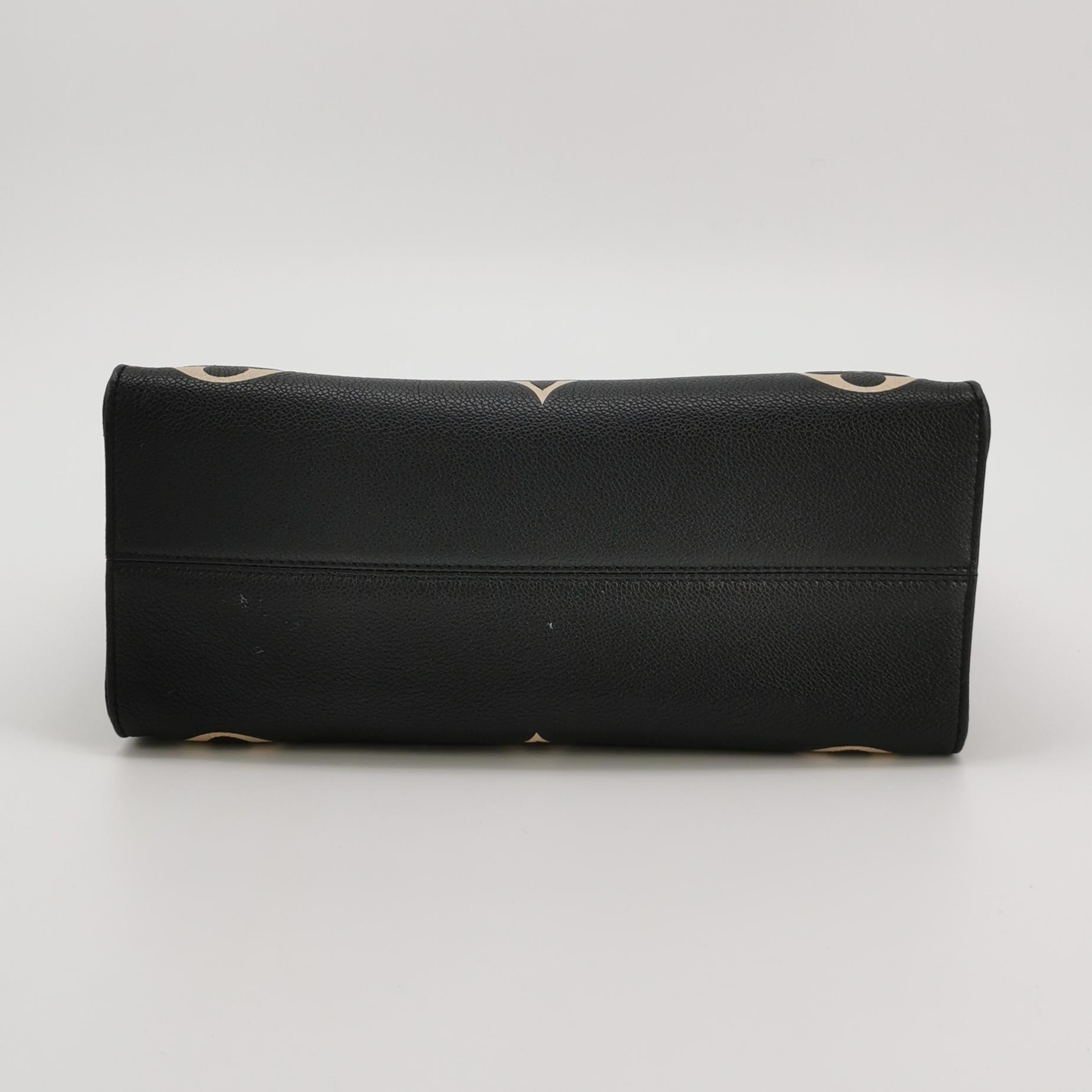 Louis Vuitton(LV) OnTheGo Tote Bicolor Monogram Empreinte Giant MM — photo 6 of 16