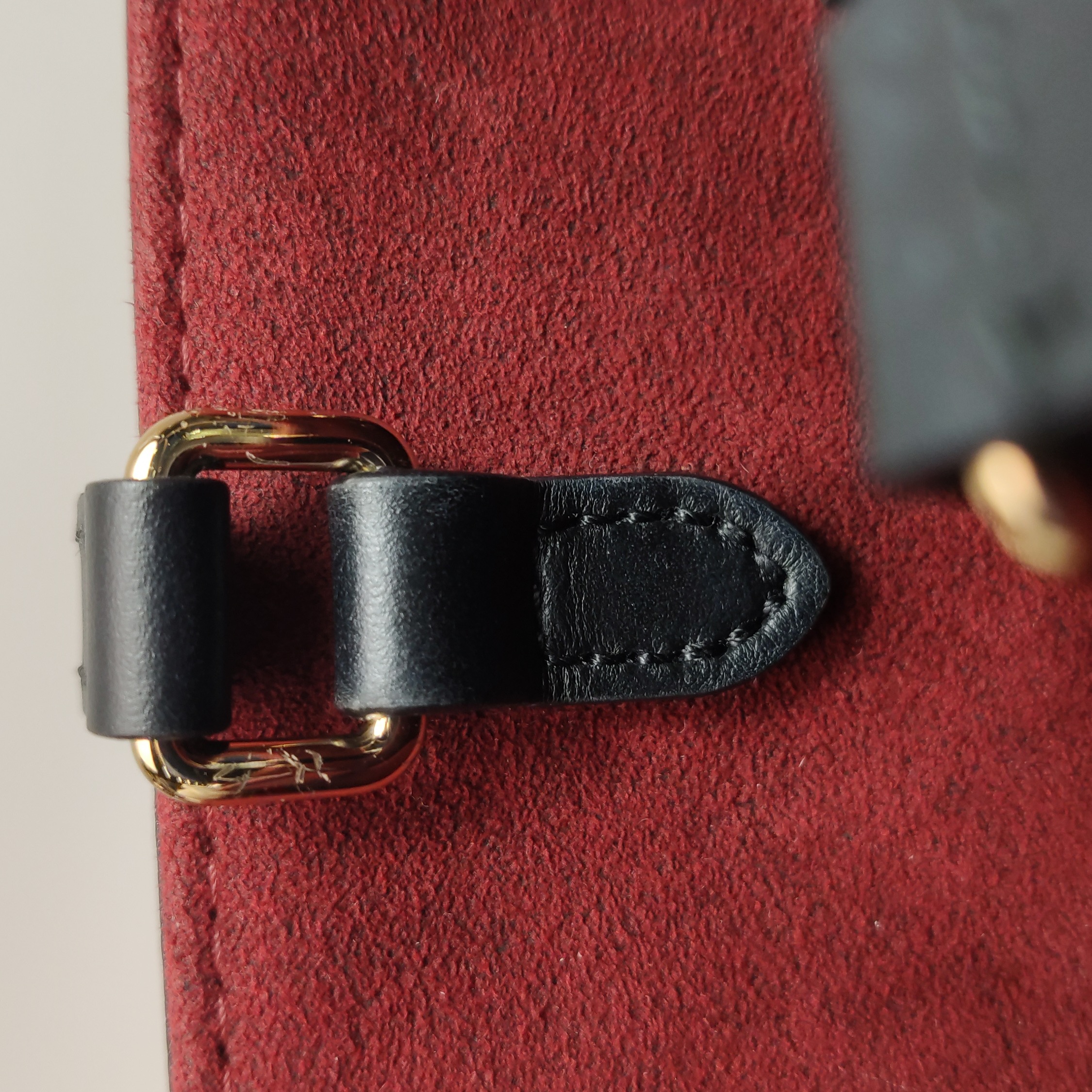 Louis Vuitton(LV) OnTheGo Tote Bicolor Monogram Empreinte Giant MM — photo 10 of 16