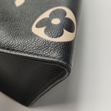 Louis Vuitton(LV) OnTheGo Tote Bicolor Monogram Empreinte Giant MM — thumbnail 14
