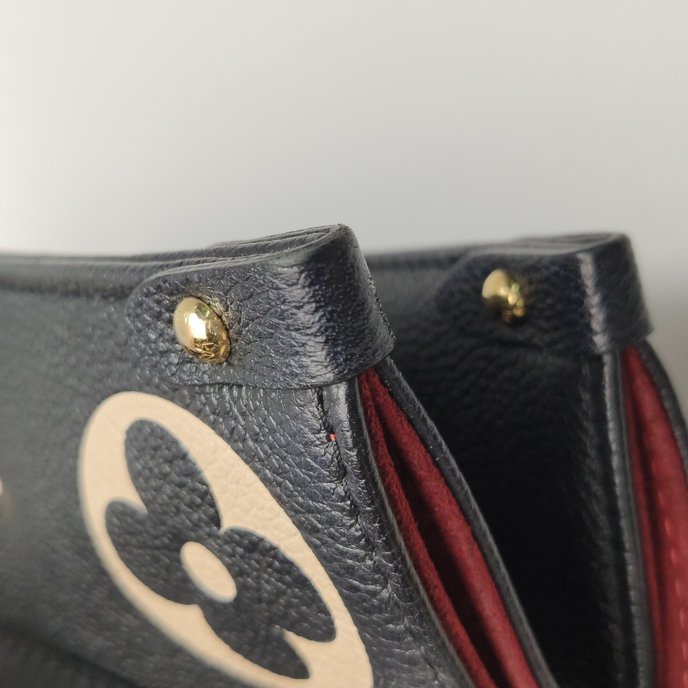 Louis Vuitton(LV) OnTheGo Tote Bicolor Monogram Empreinte Giant MM — photo 13 of 16