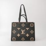Louis Vuitton(LV) OnTheGo Tote Bicolor Monogram Empreinte Giant MM — thumbnail 3