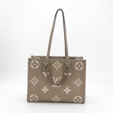 Louis Vuitton(LV) OnTheGo Tote Bicolor Monogram Empreinte Giant MM — thumbnail 3