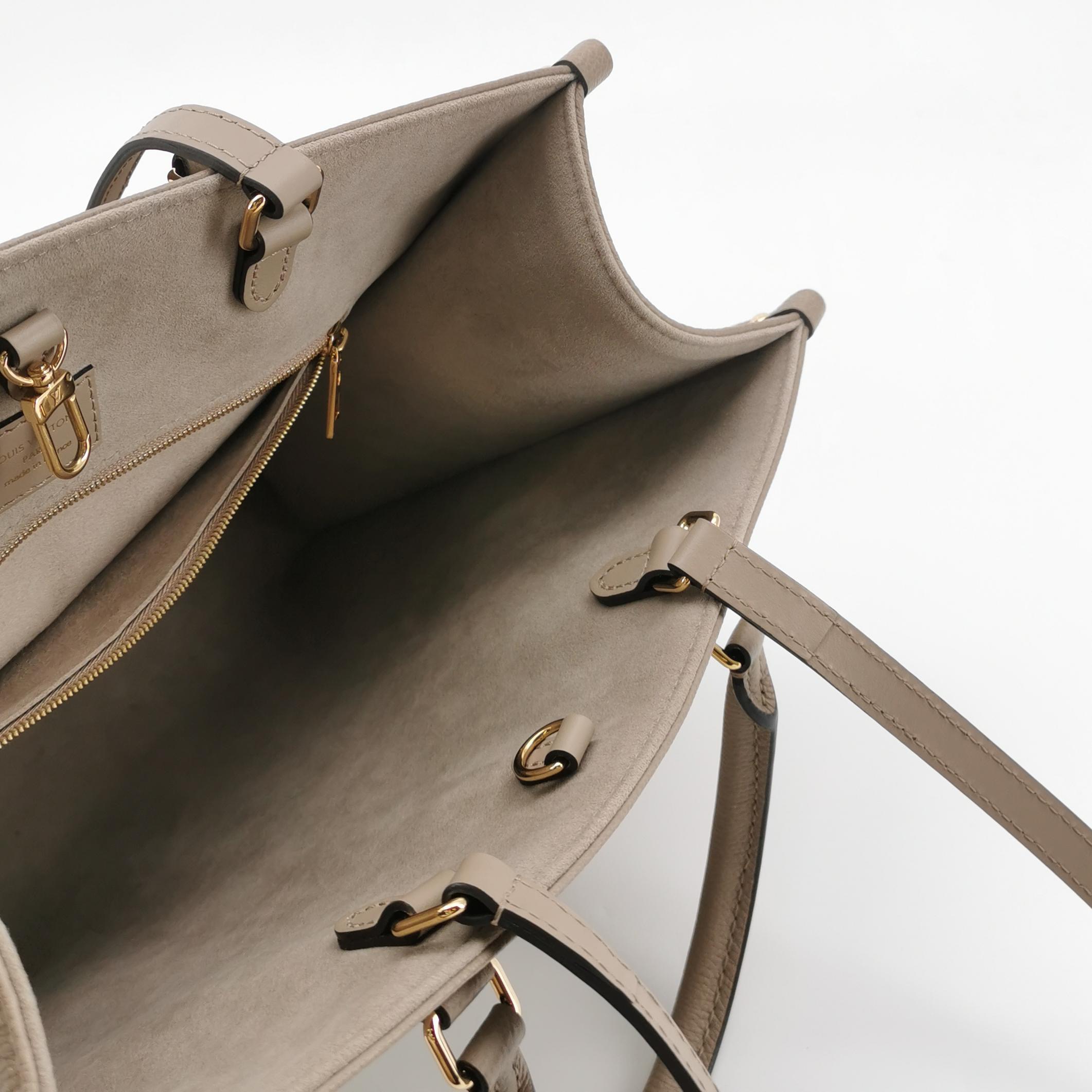 Louis Vuitton(LV) OnTheGo Tote Bicolor Monogram Empreinte Giant MM — photo 7 of 15