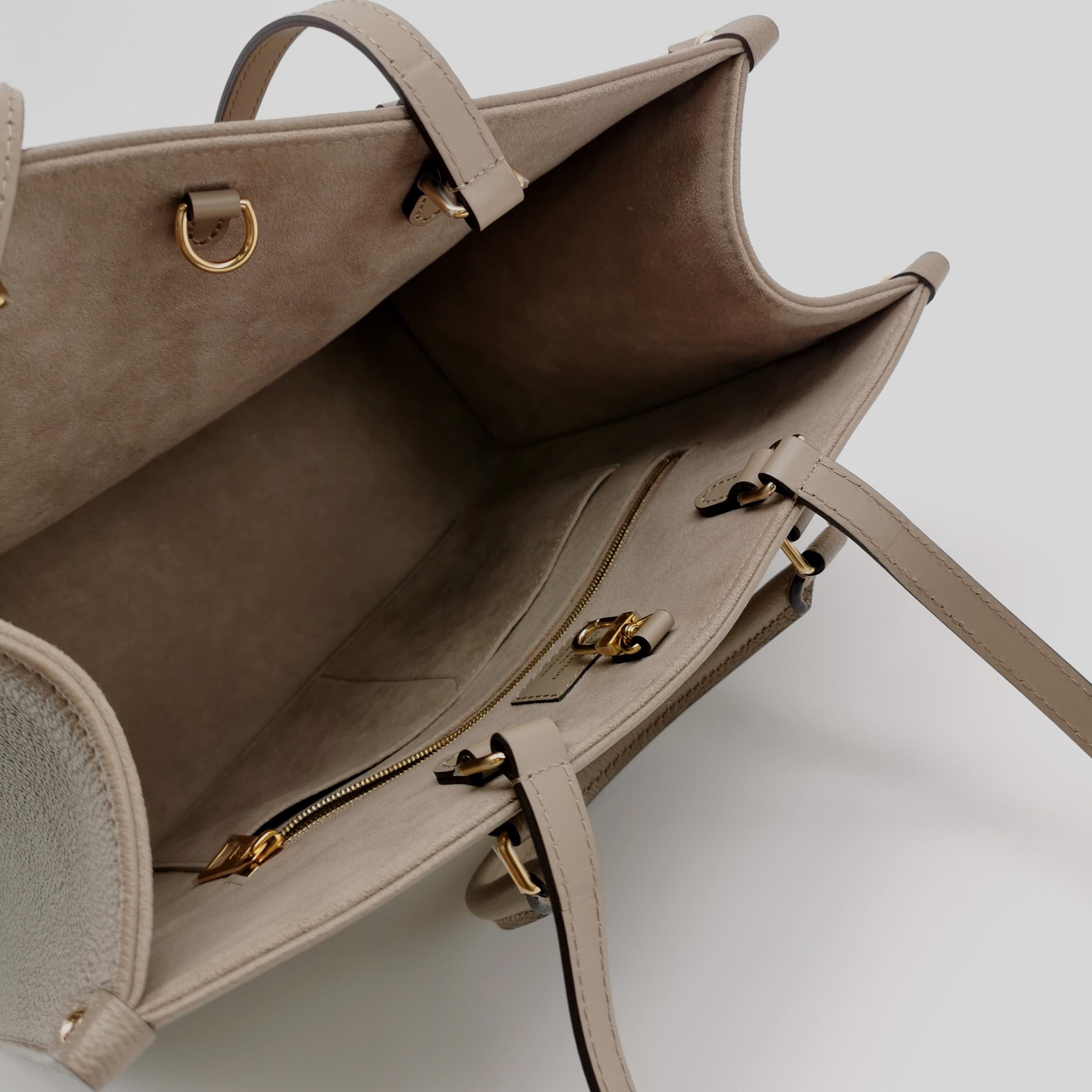 Louis Vuitton(LV) OnTheGo Tote Bicolor Monogram Empreinte Giant MM — photo 7 of 14