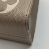 Louis Vuitton(LV) OnTheGo Tote Bicolor Monogram Empreinte Giant MM — thumbnail 11