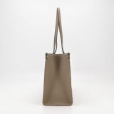 Louis Vuitton(LV) OnTheGo Tote Bicolor Monogram Empreinte Giant MM — thumbnail 4