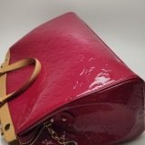 Louis Vuitton(LV) Brea Handbag Monogram Vernis MM — thumbnail 23