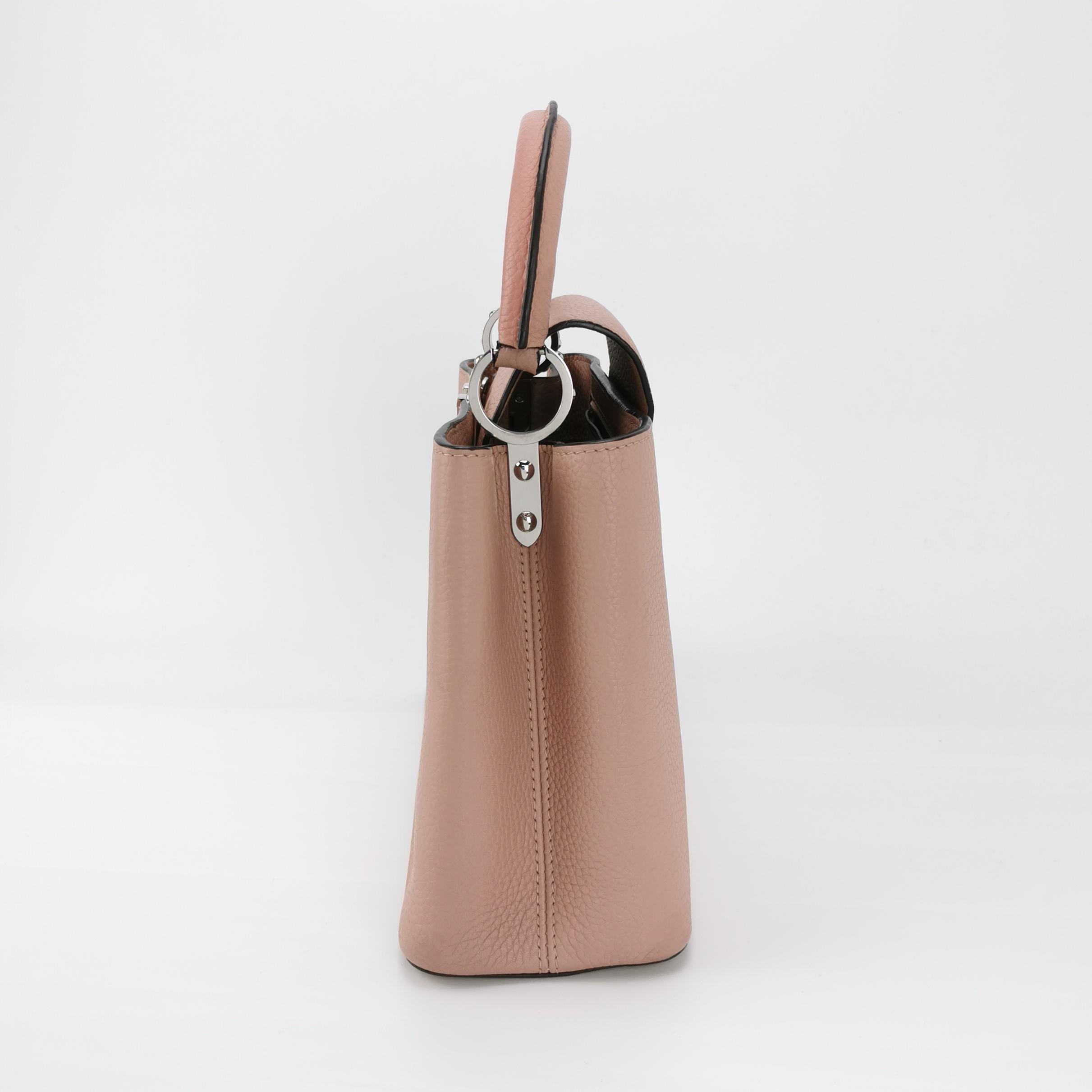Louis Vuitton(LV) Capucines Bag Leather MM — photo 4 of 23