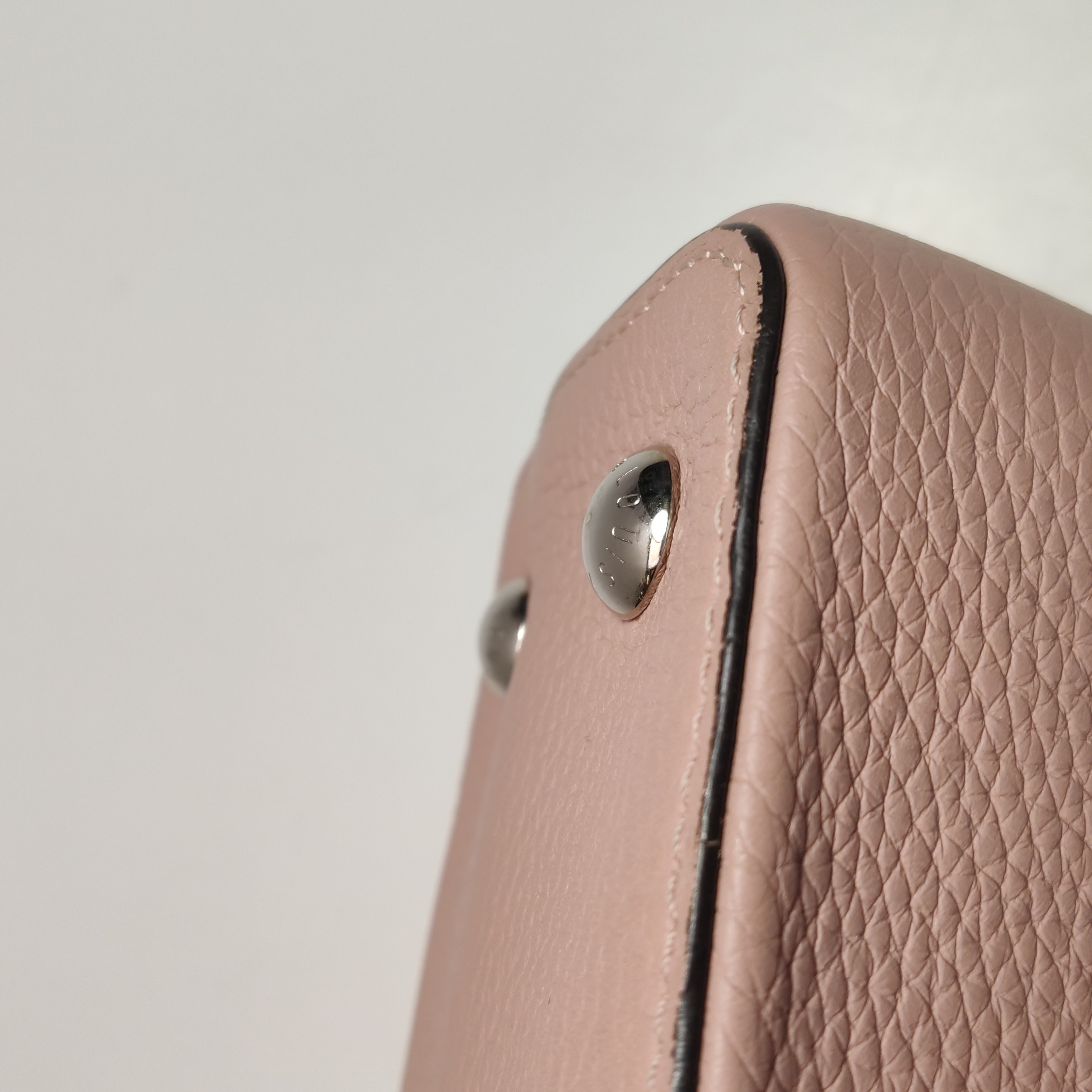 Louis Vuitton(LV) Capucines Bag Leather MM — photo 15 of 23