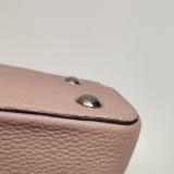 Louis Vuitton(LV) Capucines Bag Leather MM — thumbnail 15