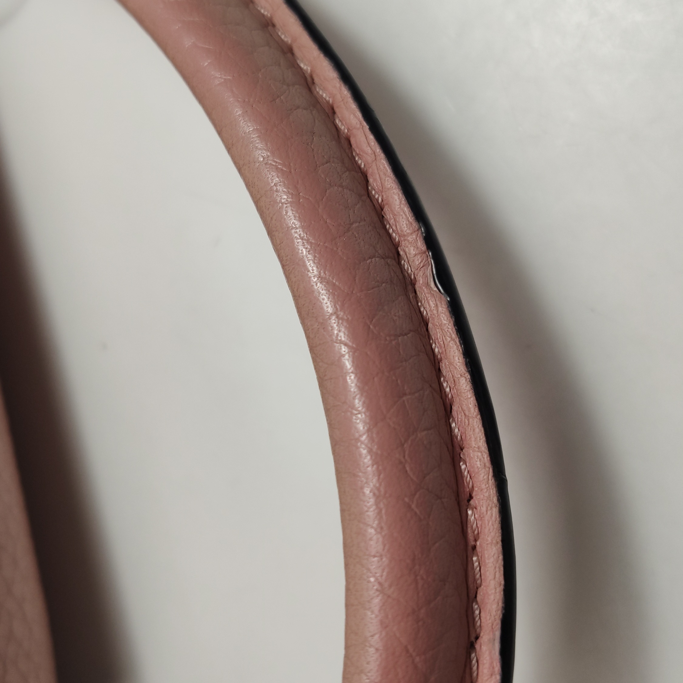 Louis Vuitton(LV) Capucines Bag Leather MM — photo 23 of 23