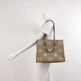 Louis Vuitton(LV) OnTheGo Tote Bicolor Monogram Empreinte Giant MM — thumbnail 2
