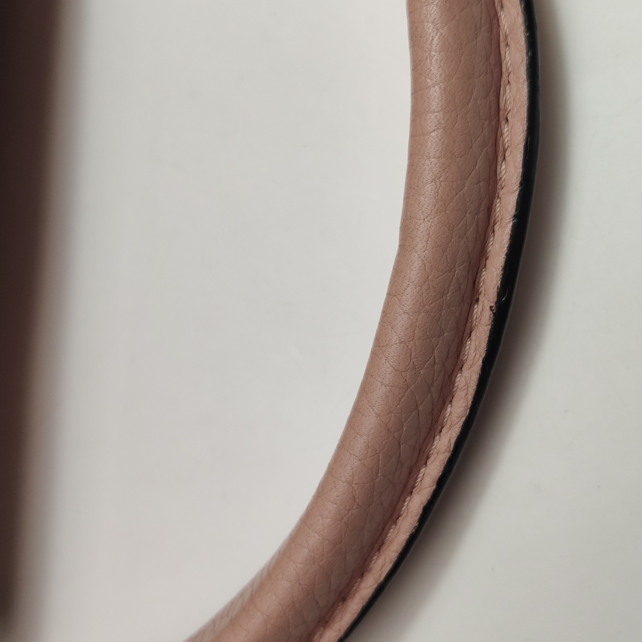Louis Vuitton(LV) Capucines Bag Leather MM — photo 21 of 23