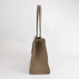 Louis Vuitton(LV) OnTheGo Tote Bicolor Monogram Empreinte Giant MM — thumbnail 4