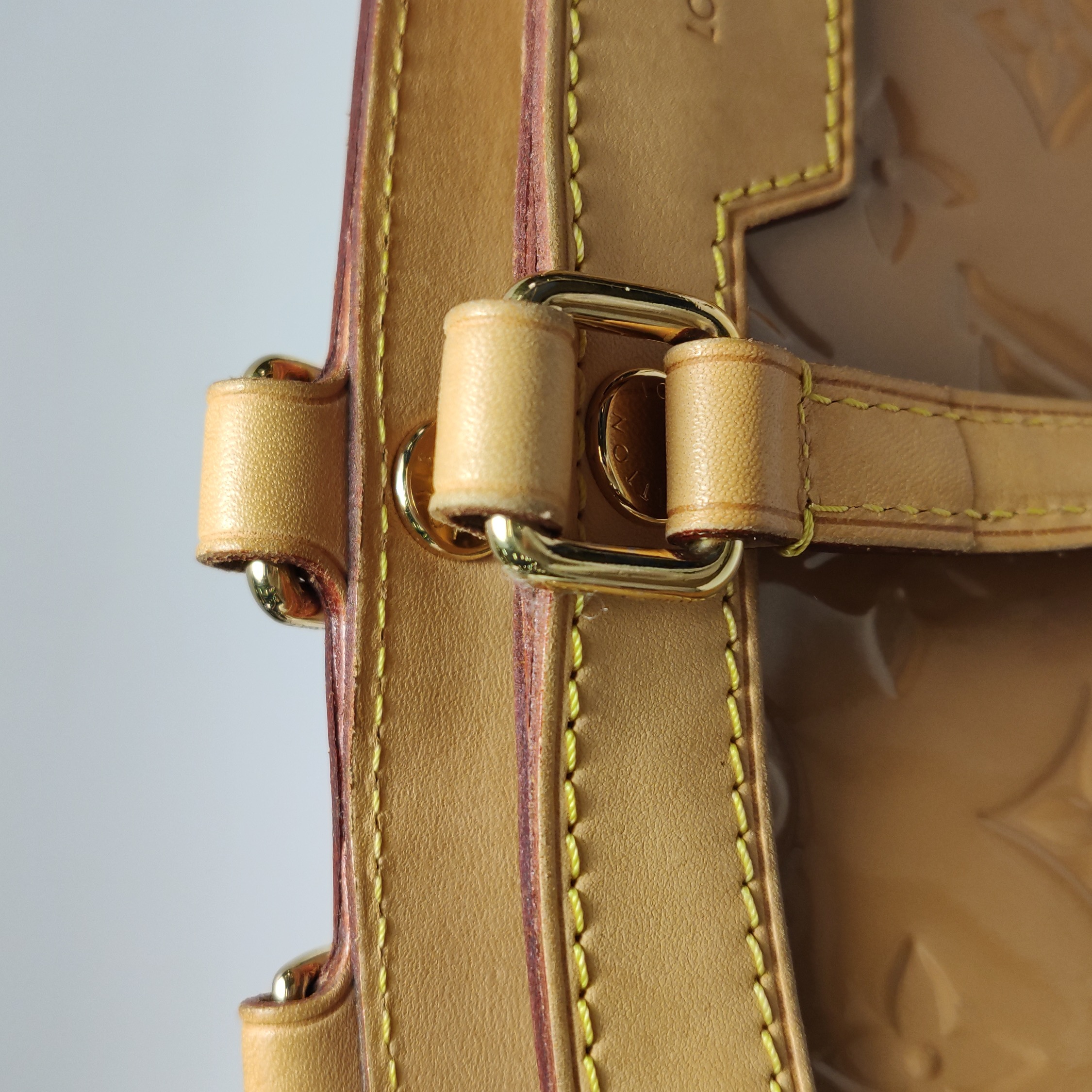 Louis Vuitton(LV) Brea Handbag Monogram Vernis MM — photo 21 of 26