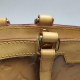 Louis Vuitton(LV) Brea Handbag Monogram Vernis MM — thumbnail 21