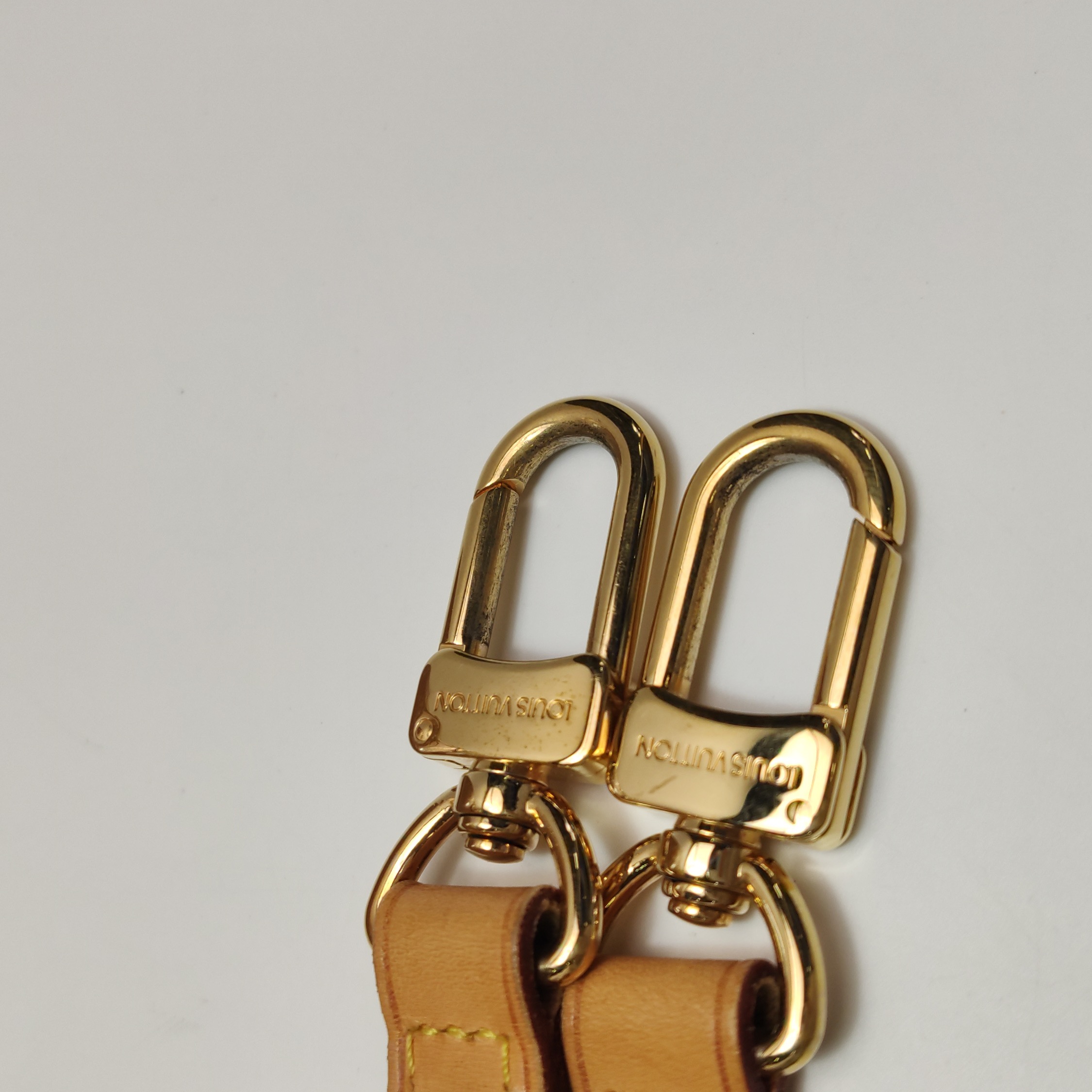 Louis Vuitton(LV) Brea Handbag Monogram Vernis MM — photo 13 of 26