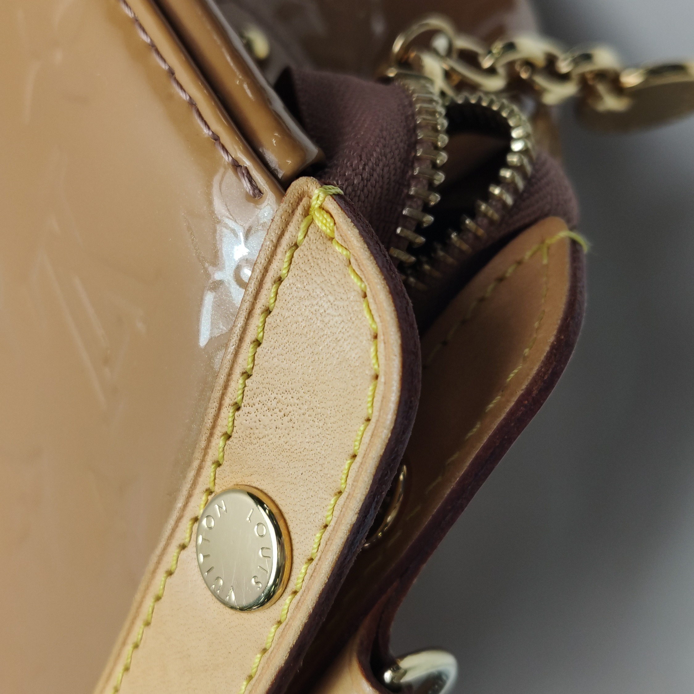 Louis Vuitton(LV) Brea Handbag Monogram Vernis MM — photo 20 of 26
