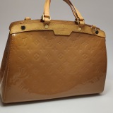 Louis Vuitton(LV) Brea Handbag Monogram Vernis MM — thumbnail 23